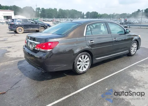 2012 Toyota Avalon Limited z USA, uszkodzony, nr VIN 4T1BK3DB8CU458894